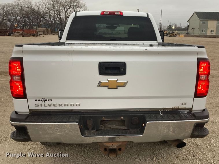 image for item HN9832 2016 Chevrolet Silverado 2500HD  Double Cab pickup truck