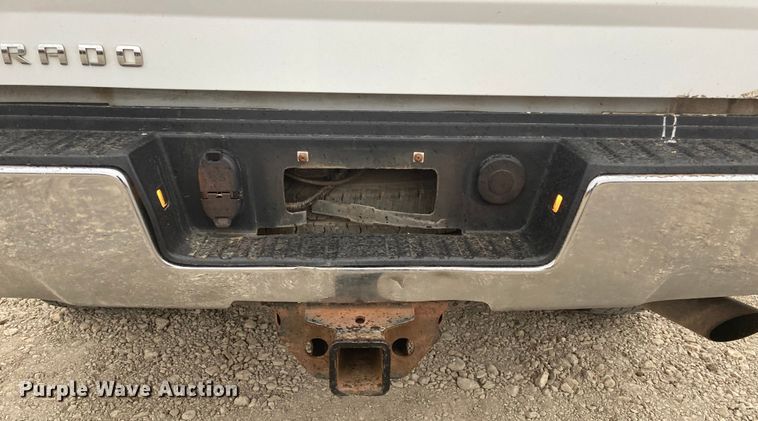 image for item HN9832 2016 Chevrolet Silverado 2500HD  Double Cab pickup truck