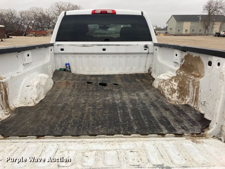 image for item HN9832 2016 Chevrolet Silverado 2500HD  Double Cab pickup truck