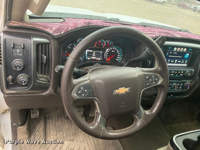 image for item HN9832 2016 Chevrolet Silverado 2500HD  Double Cab pickup truck