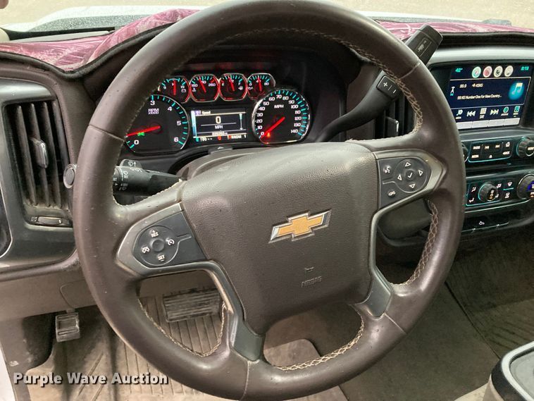 image for item HN9832 2016 Chevrolet Silverado 2500HD  Double Cab pickup truck