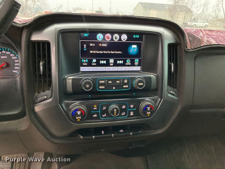 image for item HN9832 2016 Chevrolet Silverado 2500HD  Double Cab pickup truck