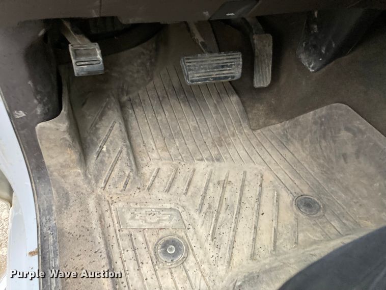 image for item HN9832 2016 Chevrolet Silverado 2500HD  Double Cab pickup truck