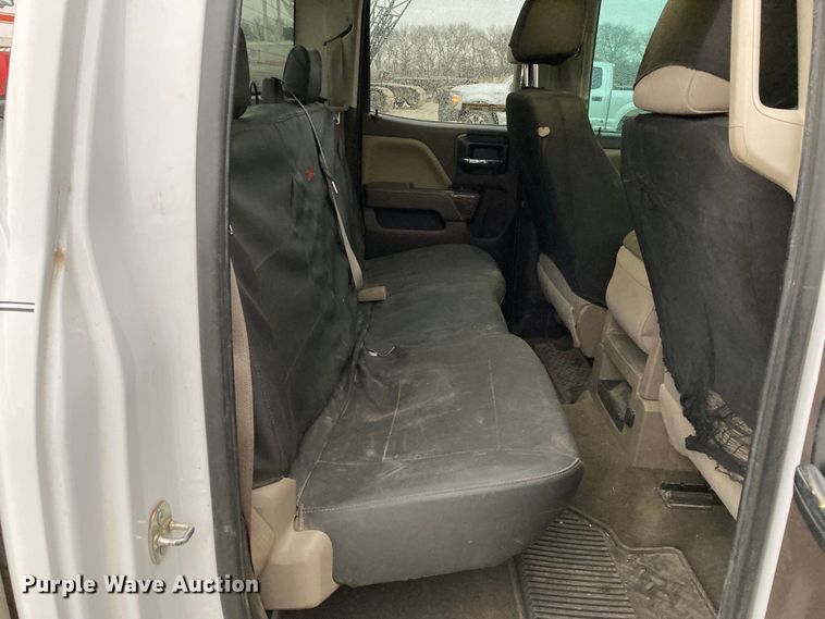 image for item HN9832 2016 Chevrolet Silverado 2500HD  Double Cab pickup truck