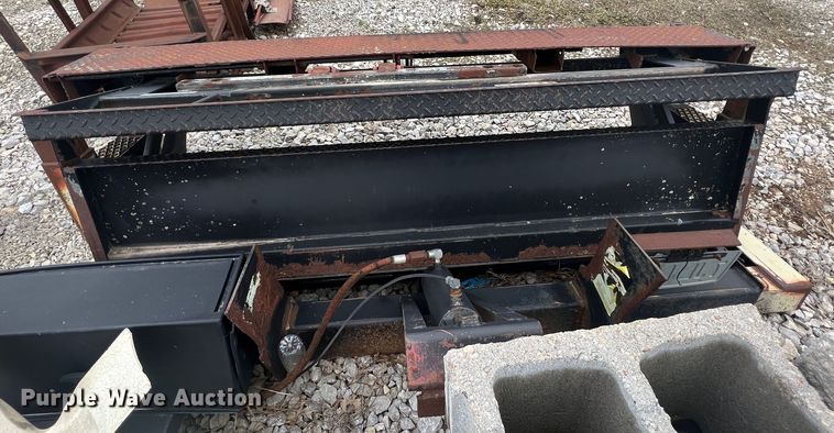 image for item ID9451 6' W end gate lift