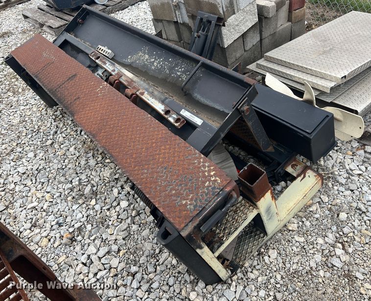 image for item ID9451 6' W end gate lift