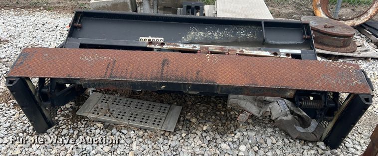 image for item ID9451 6' W end gate lift