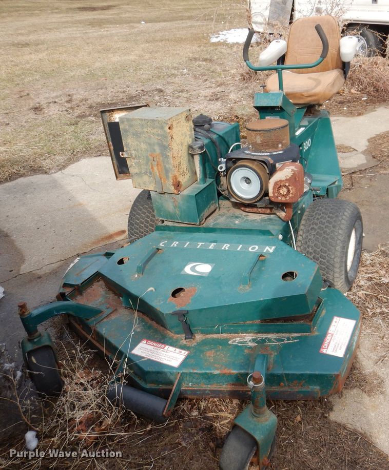 image for item IO9474 Ferris Criterion 320  lawn mower