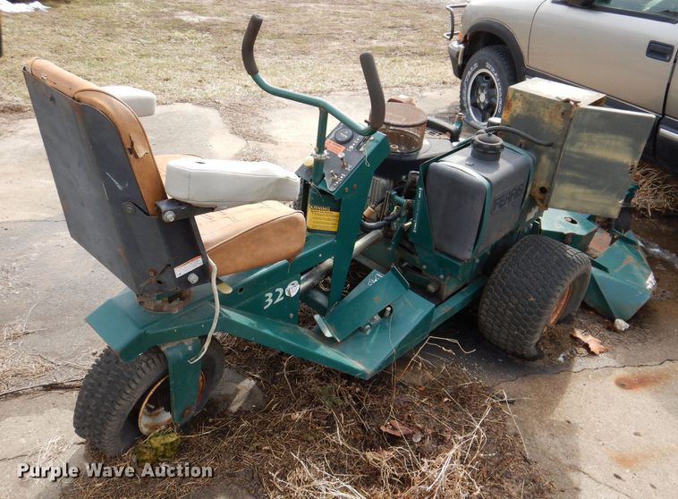 image for item IO9474 Ferris Criterion 320  lawn mower