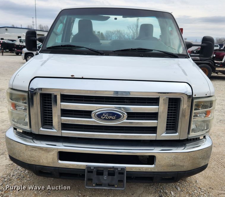 image for item JB9469 2011 Ford E450 Super Duty  van cab and chassis