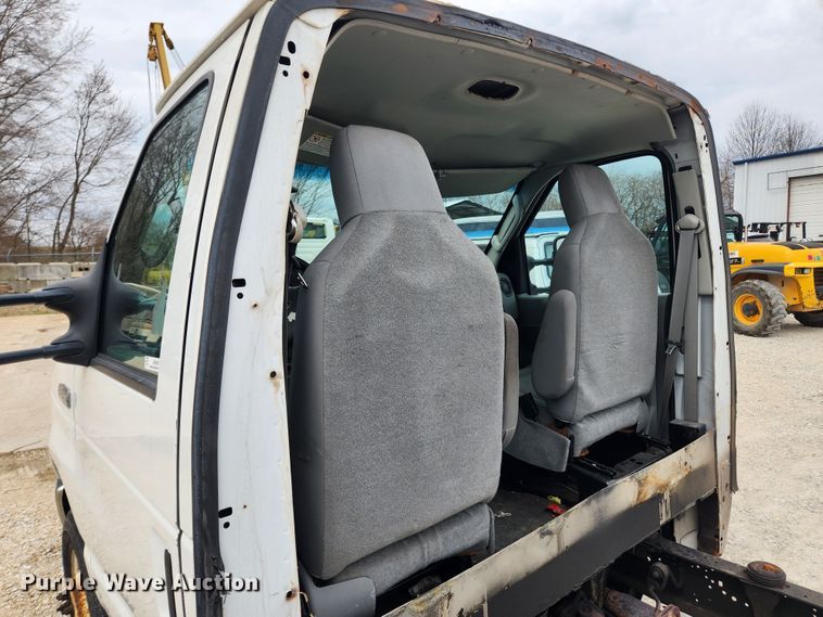 image for item JB9469 2011 Ford E450 Super Duty  van cab and chassis