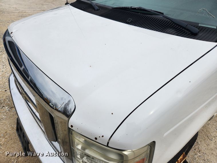 image for item JB9469 2011 Ford E450 Super Duty  van cab and chassis