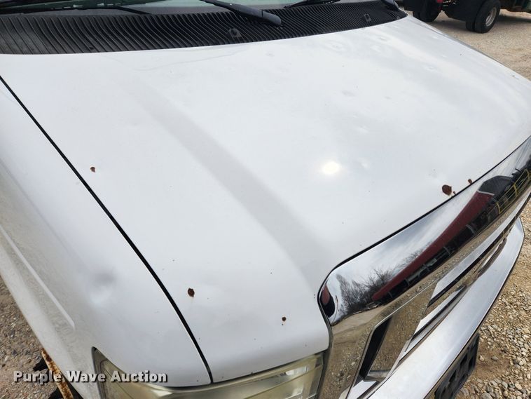 image for item JB9469 2011 Ford E450 Super Duty  van cab and chassis