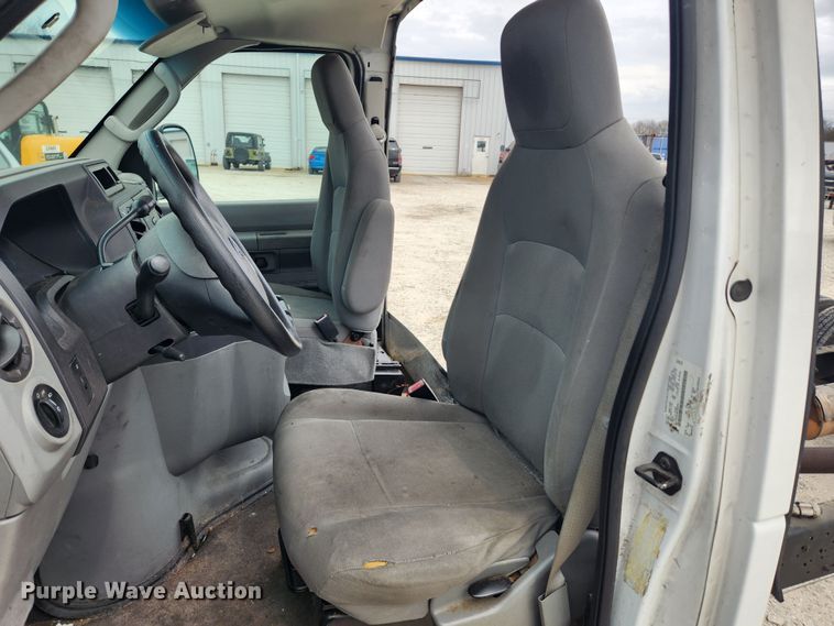 image for item JB9469 2011 Ford E450 Super Duty  van cab and chassis