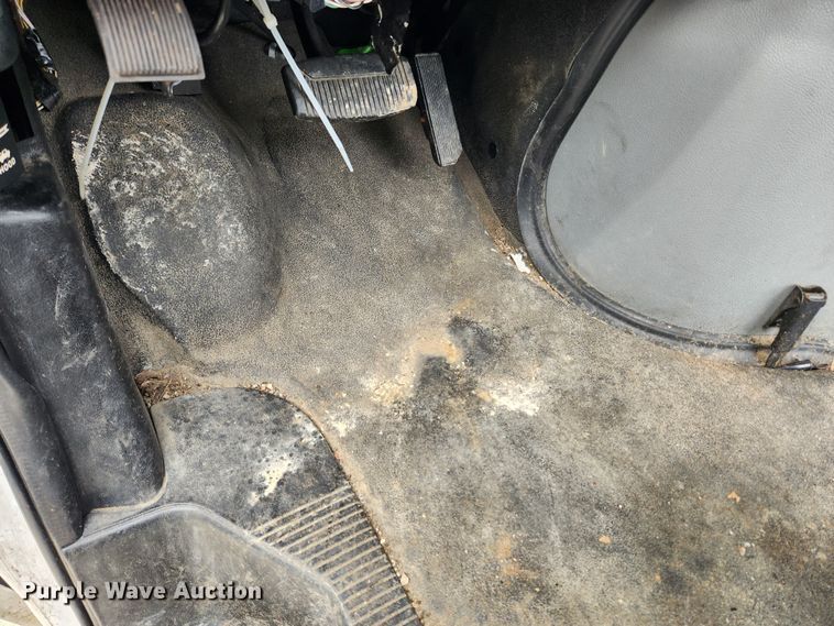 image for item JB9469 2011 Ford E450 Super Duty  van cab and chassis