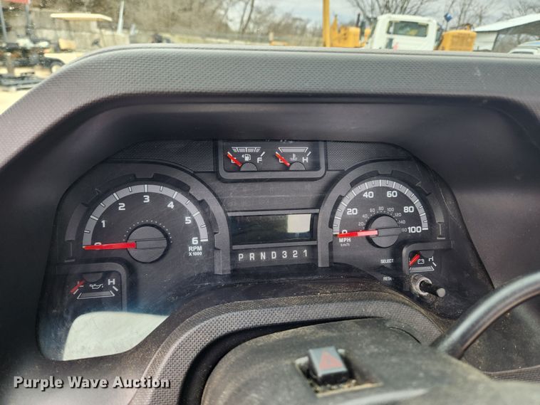 image for item JB9469 2011 Ford E450 Super Duty  van cab and chassis