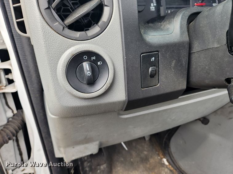 image for item JB9469 2011 Ford E450 Super Duty  van cab and chassis