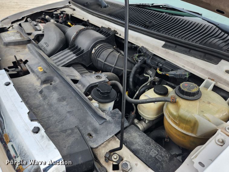 image for item JB9469 2011 Ford E450 Super Duty  van cab and chassis