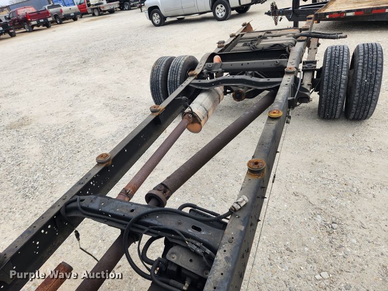 image for item JB9469 2011 Ford E450 Super Duty  van cab and chassis