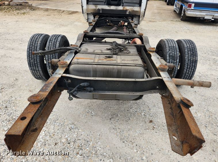 image for item JB9469 2011 Ford E450 Super Duty  van cab and chassis