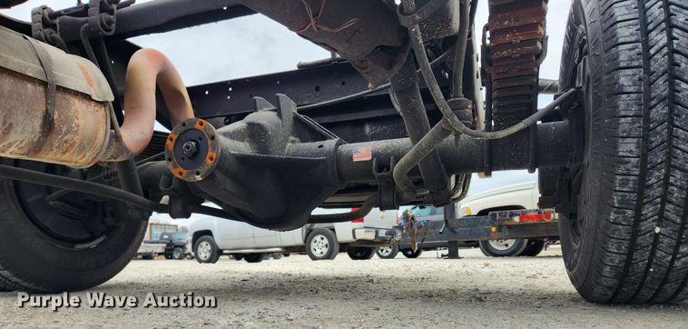 image for item JB9469 2011 Ford E450 Super Duty  van cab and chassis