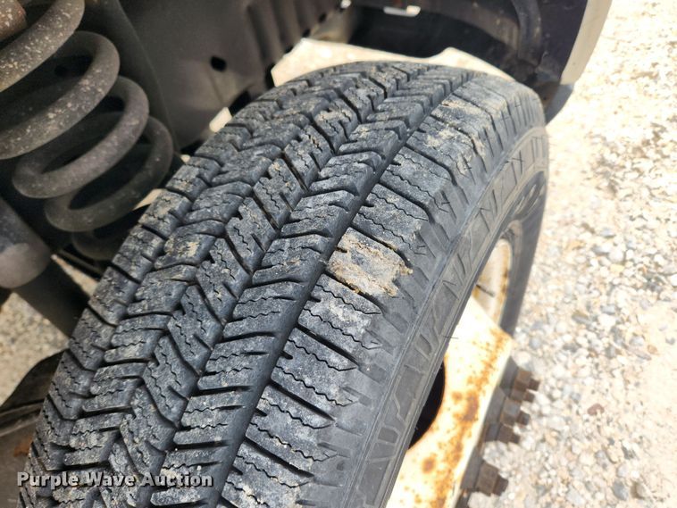 image for item JB9469 2011 Ford E450 Super Duty  van cab and chassis