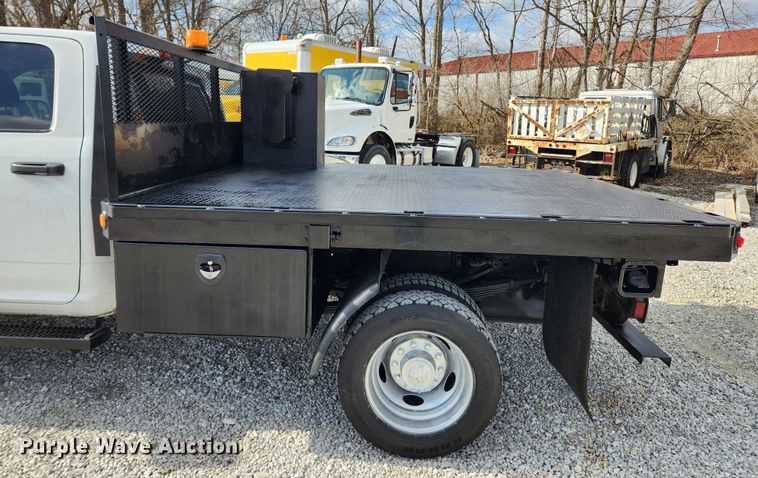 image for item JB9506 2017 Dodge Ram 5500HD  Crew Cab flatbed truck