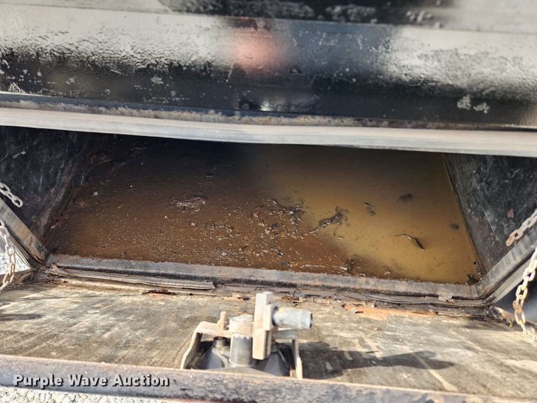 image for item JB9506 2017 Dodge Ram 5500HD  Crew Cab flatbed truck