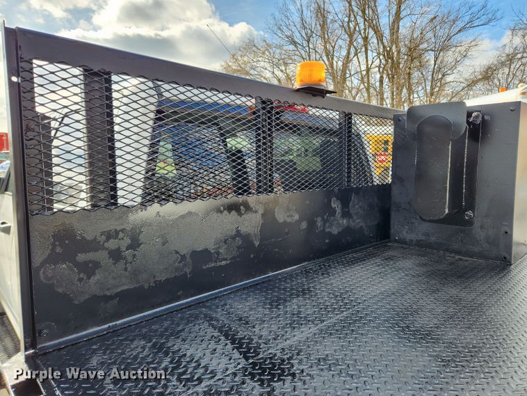 image for item JB9506 2017 Dodge Ram 5500HD  Crew Cab flatbed truck