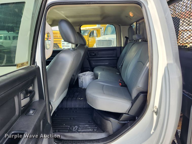 image for item JB9506 2017 Dodge Ram 5500HD  Crew Cab flatbed truck