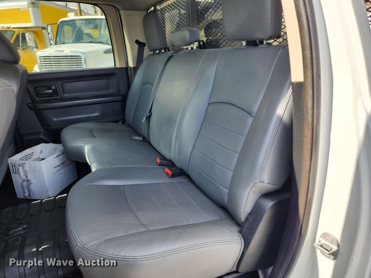 image for item JB9506 2017 Dodge Ram 5500HD  Crew Cab flatbed truck