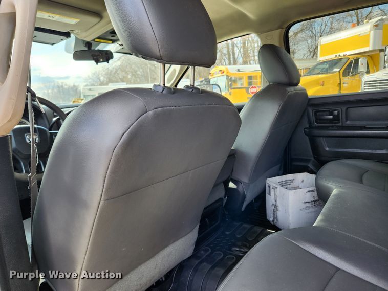 image for item JB9506 2017 Dodge Ram 5500HD  Crew Cab flatbed truck