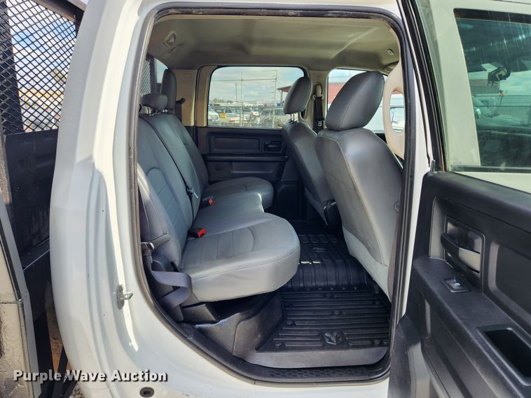 image for item JB9506 2017 Dodge Ram 5500HD  Crew Cab flatbed truck