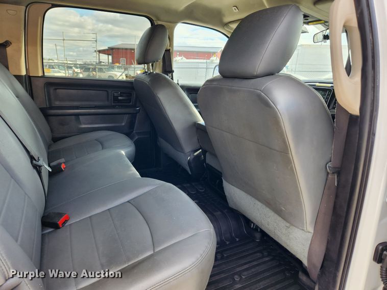 image for item JB9506 2017 Dodge Ram 5500HD  Crew Cab flatbed truck