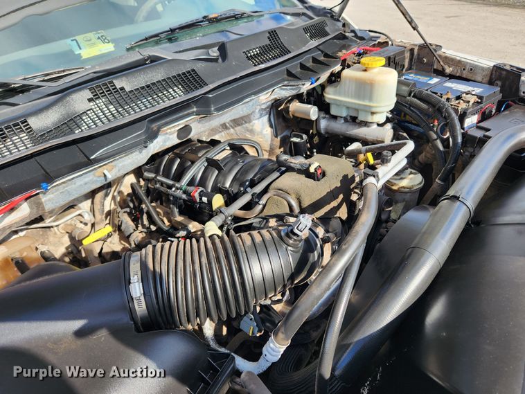 image for item JB9506 2017 Dodge Ram 5500HD  Crew Cab flatbed truck