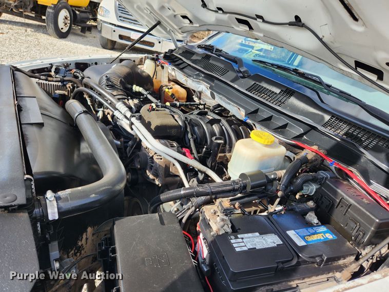 image for item JB9506 2017 Dodge Ram 5500HD  Crew Cab flatbed truck