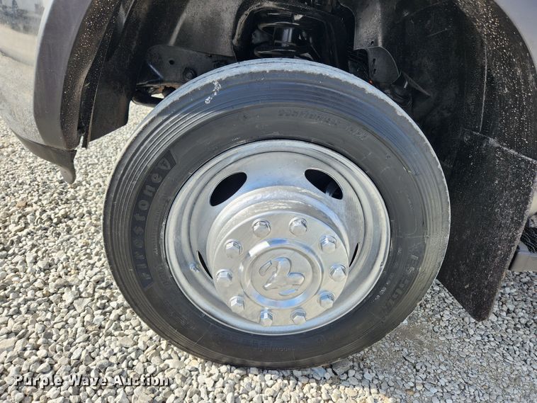 image for item JB9506 2017 Dodge Ram 5500HD  Crew Cab flatbed truck