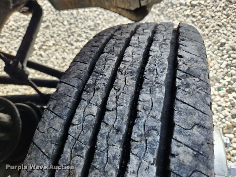 image for item JB9506 2017 Dodge Ram 5500HD  Crew Cab flatbed truck