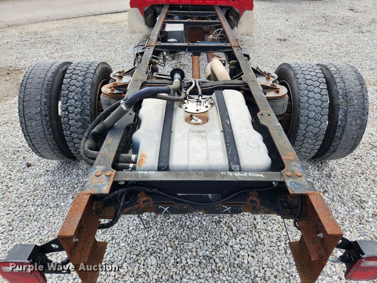 image for item JB9507 2009 Ford F450 Super Duty XL  truck cab and chassis