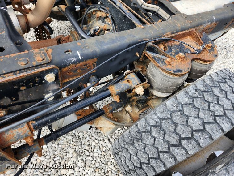 image for item JB9507 2009 Ford F450 Super Duty XL  truck cab and chassis