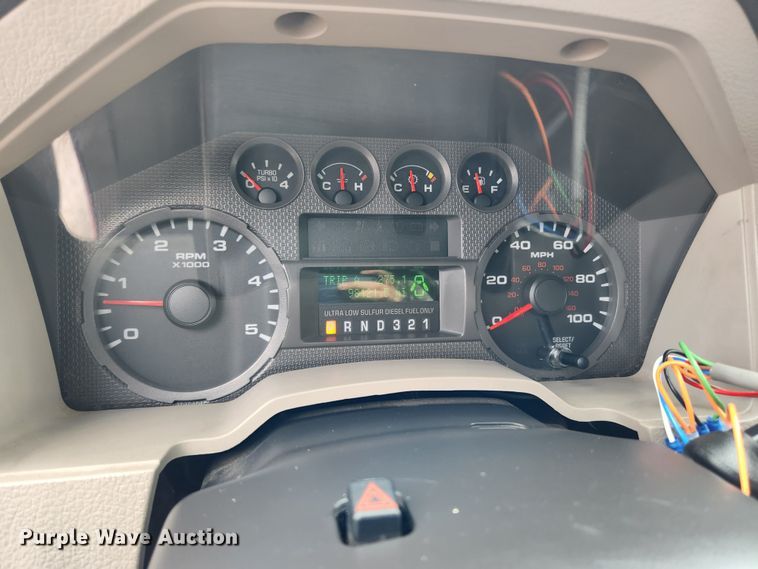 image for item JB9507 2009 Ford F450 Super Duty XL  truck cab and chassis