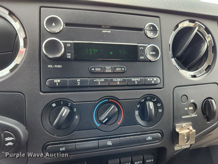 image for item JB9507 2009 Ford F450 Super Duty XL  truck cab and chassis