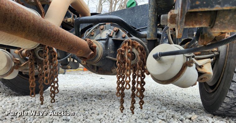 image for item JB9507 2009 Ford F450 Super Duty XL  truck cab and chassis