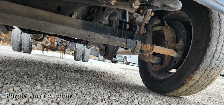 image for item JB9507 2009 Ford F450 Super Duty XL  truck cab and chassis