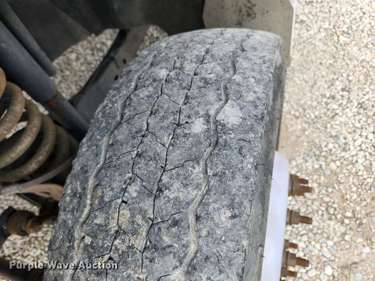 image for item JB9507 2009 Ford F450 Super Duty XL  truck cab and chassis