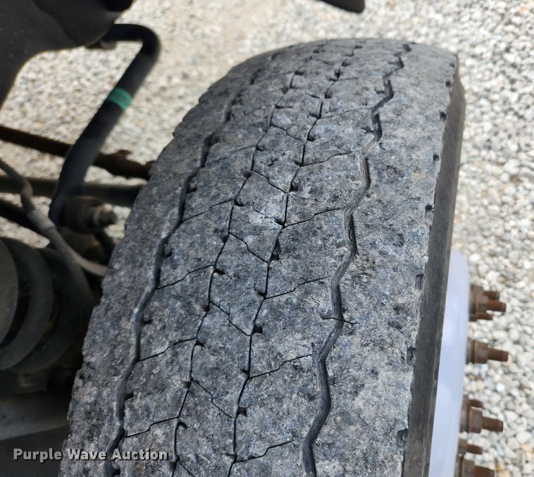 image for item JB9507 2009 Ford F450 Super Duty XL  truck cab and chassis