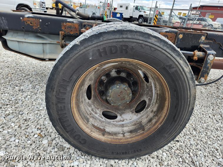 image for item JB9507 2009 Ford F450 Super Duty XL  truck cab and chassis