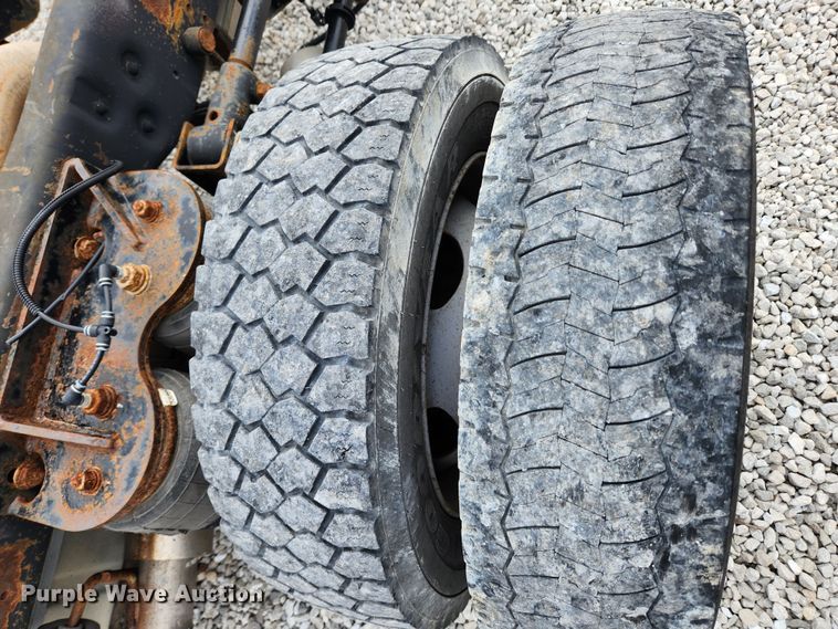 image for item JB9507 2009 Ford F450 Super Duty XL  truck cab and chassis