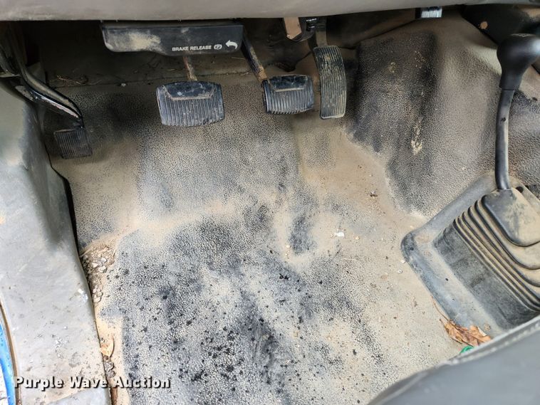 image for item JB9520 2005 Ford F450 Super Duty XL  dump flatbed truck