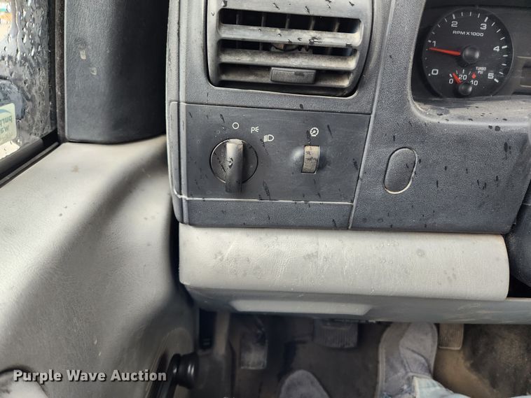 image for item JB9520 2005 Ford F450 Super Duty XL  dump flatbed truck